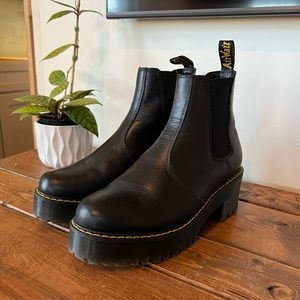 Worn twice! Like new condition! Size 9 Doc Marten Rometty Wyoming Chelsea boot.